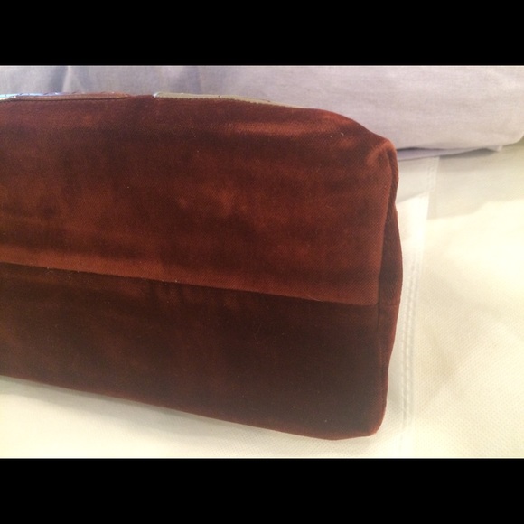 Bottega Veneta Limited Edition Velvet Leather Bag - Picture 6 of 17